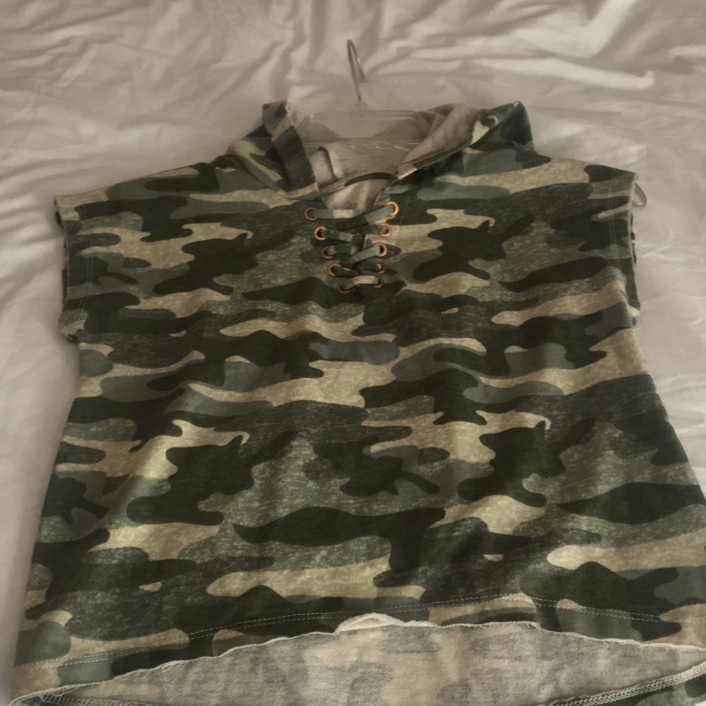 Camo top